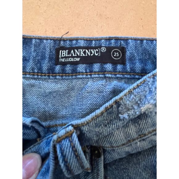 BLANKNYC Women's Size 25 The Ludlow Destroyed Cropped Girlfriend Denim Jeans - Picture 2 of 9